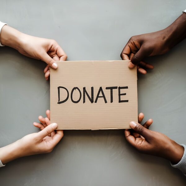 cropped-image-holding-hands cl